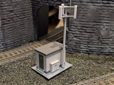 OO Gauge GSM-R Radio Mast with System Technology Container