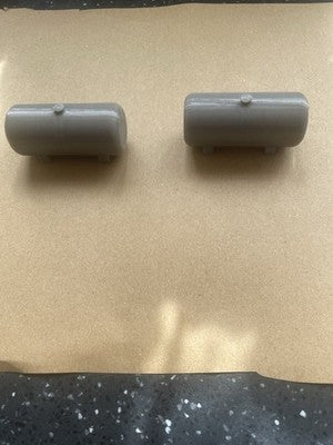 OO Gauge Twin Fuel Tanks And Trestles