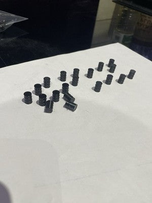 OO Gauge pack of 40 Oil Barrels.