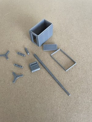 OO Gauge GSM-R Radio Mast with System Technology Container
