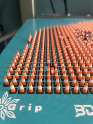 OO Gauge 50 x Roadside Traffic Cones